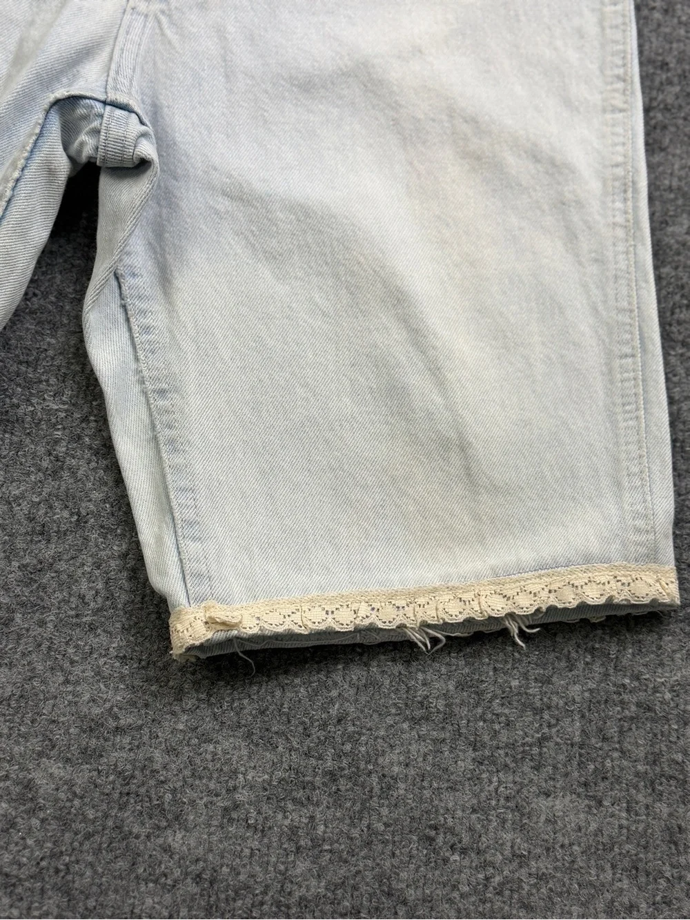 Vintage Lee Light Wash Denim Bermuda Shorts Size 11 Long Lace Trim